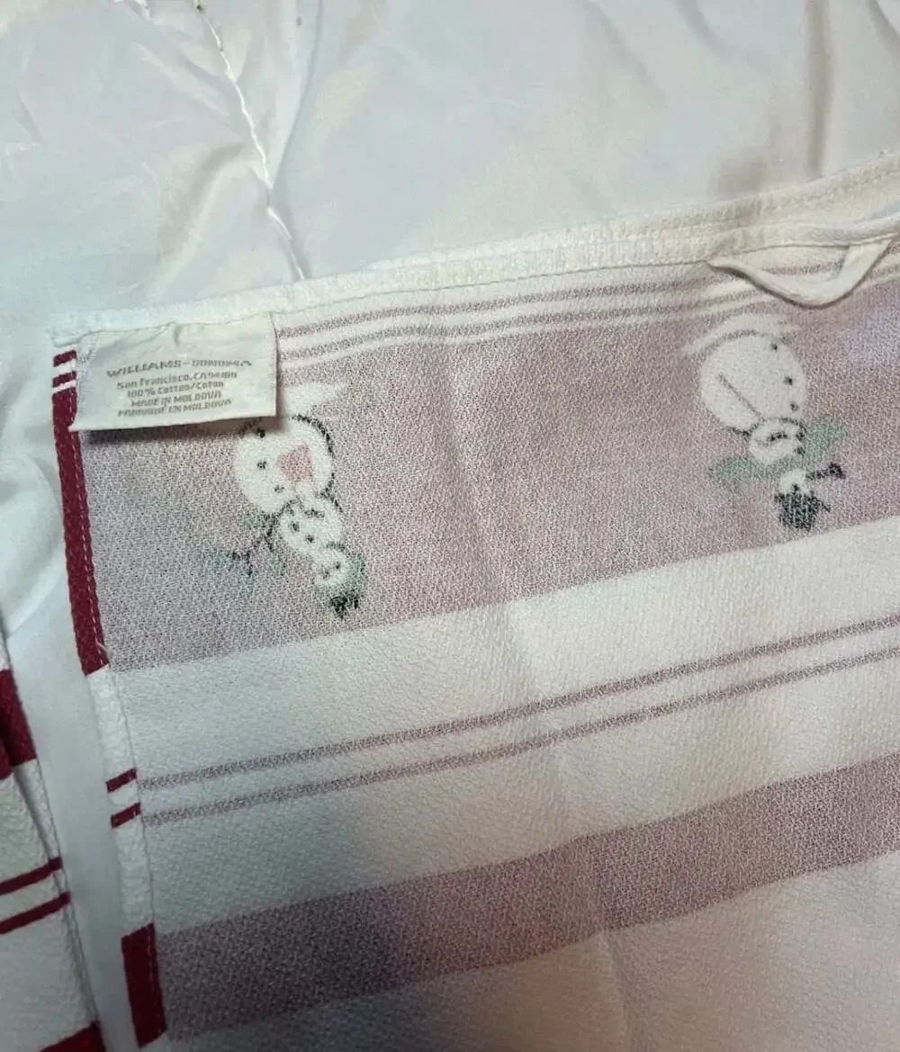 Williams-Sonoma Snowman Christmas Tea Towel Size 19x29 White Red Cotton